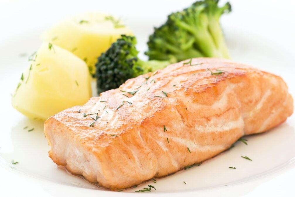 6 yaprak diyetinin balık günü için, çift kazanda pişirilmiş bir balık filetosu uygundur. 