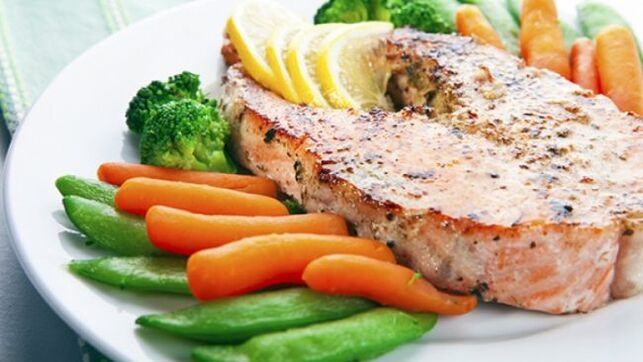 ketojenik diyet için balık ve sebzeler